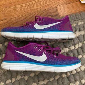 Like new nike running shoes